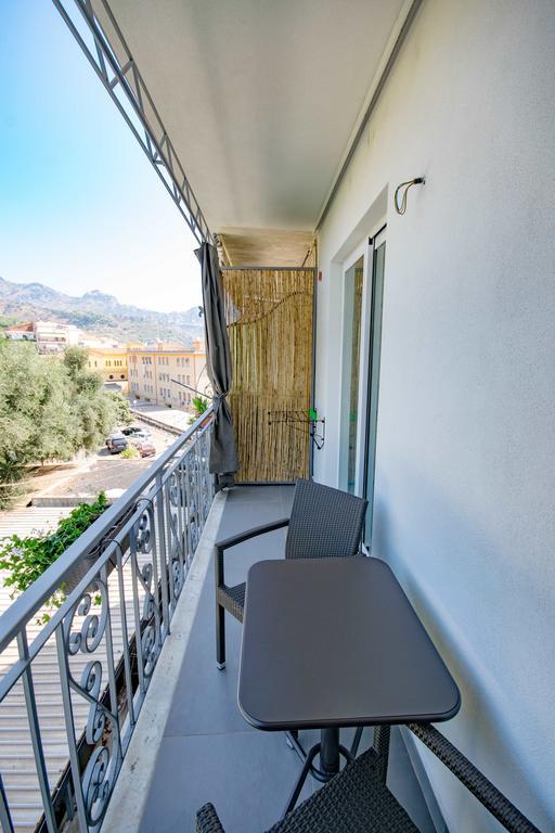 Il Muro Vecchio Studios Giardini Naxos Exterior photo